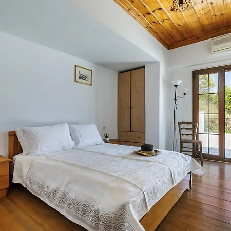 Pavlos Traditional House شقة